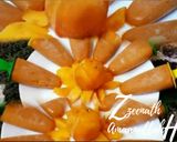A picture of step 2 of Apricot Popsicles.