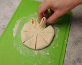 A picture of step 3 of 🥐 Puff Pastry “Flowers” With Sausage and Cheese ⭐.