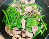 Hình bước làm 5 của món Tim Cật Xào Đọt Bí