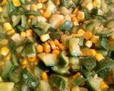 Foto del paso 3 de la receta: Calabacitas con elote!!