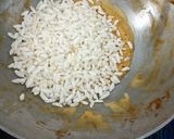 મમરાની ચીકી (Puffed Rice Chikki Recipe In Gujarati) રેસીપી સ્ટેપ2ફોટો