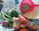 Foto del paso 1 de la receta: Sopa de verduras 🥔🥕🌽🥒🥦