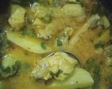 A picture of step 4 of Aloo matter chicken shorba.