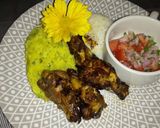 Foto del paso 10 de la receta: Muslos de pollo, puré con perejil y pico de gallo a lo Carmelita