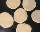 A picture of step 4 of Mini naan bread.