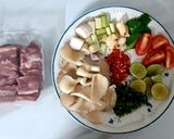รูปขั้นตอนการทำที่ 1 ของ "ต้มยำกระดูกหมู&เห็ดนางฟ้าภูฐาน" 🍖🍄🌶