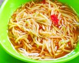 Foto langkah ke 4 dari resep Rujak Serut Mangga Muda.