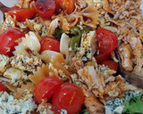 Foto del paso 4 de la receta: Ensalada tibia Lazos vegetal pollo, roquefort, cherry