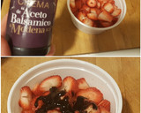 Foto del paso 2 de la receta: "The Mummy". Hojaldre relleno de queso fresco y fresas con miel