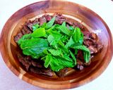 A picture of step 3 of Spicy steak salad.