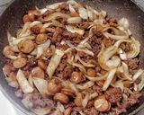 Foto langkah ke 2 dari resep Nasi Daging Sapi Sosis Rice Cooker.