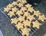 A picture of step 5 of Cranberry Shortbread.