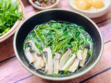 Canh Nấm Đùi Gà Nấu Rau Muống