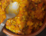 Foto del paso 5 de la receta: 🍳Huevos a la flamenca con chorizo y habitas baby 👌