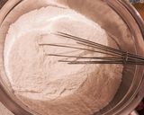 Hình bước làm 2 của món Raspberry Friands (Bánh Friand & Quả Mâm Xôi)