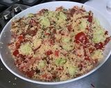 Une image de l'étape 14 de Salade de semoule aux tomates, concombre, poivrons et lomo.