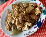 Foto del paso 4 de la receta: Tofu encebollado a la cerveza tostada vegano🌱vegetariana
