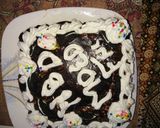 A picture of step 9 of Marble chocolate cream Cake and cup cakes made at home.