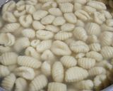 Foto del paso 8 de la receta: Ñoquis de ricota, papa y queso ✨ livianos y fáciles