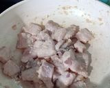 Hình bước làm 3 của món Canh nấm thịt heo rong biển keto