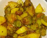 A picture of step 4 of Aloo parval veg.