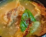 Foto del paso 1 de la receta: SOPA🍲De Ajo con Pollo...!
