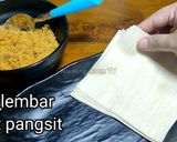 Foto langkah ke 4 dari resep Jajan Lebaran Dua Bahan Aja / Pastel Abon Kulit Pangsit (192).