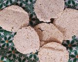 A picture of step 7 of Sesame papad.