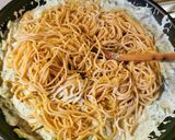 Tarjás pórés-brokkolis spagetti recept fázis 4 fotója