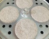A picture of step 4 of Healthy Whole Ragi Idli.
