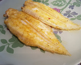 Foto del paso 3 de la receta: Lenguado menier con un toque de cúrcuma
