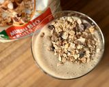 Hình bước làm 2 của món 🌱 Muesli Smoothie Chuối & Quả Lý Chua (Vegan)