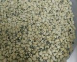 A picture of step 1 of Black Eyed Peas and Hog Jowls.