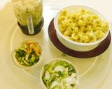 A picture of step 1 of Tortellini Pasta with white sauce.