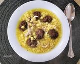 Foto del paso 8 de la receta: Sopa de pollo y verduras con conchitas y albóndigas