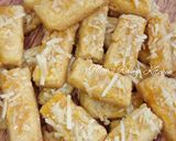 Foto langkah ke 6 dari resep Kastengel keju ekonomis (no mixer no oven).