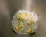 Une image de l'étape 2 de Pâte brisée rose épeautre groseille.