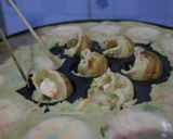 Foto langkah ke 7 dari resep Takoyaki: Cemilan Kekinian Favorit Anak-anak.
