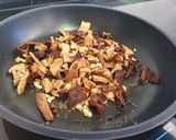 Foto del paso 2 de la receta: Tagliatelli de trufa con setas deshidratadas