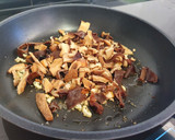 Foto del paso 2 de la receta: Tagliatelli de trufa con setas deshidratadas