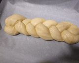 Foto del paso 6 de la receta: Trenza de brioche rellena de nata