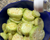 Foto del paso 2 de la receta: Berenjenas al escabeche cocidas en microondas 😉
