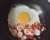 Foto langkah ke 2 dari resep Mie goreng udang.
