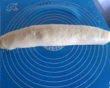 Foto langkah ke 4 dari resep Banana chocolate roll bread.