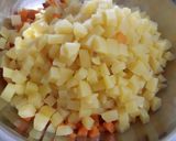 Foto del paso 3 de la receta: Ensalada de pollo Navideña 🎄
