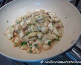 Foto del passaggio 1 della ricetta Tagliatelle di Riso Venere con melanzane, stracciatella e speck