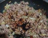 Foto langkah ke 3 dari resep Semur Daging Sapi Giling dan Kentang.