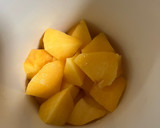 Foto del paso 2 de la receta: Batido de kéfir y melocotón con hierbabuena fresca
