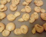 Égetett fánkocska (profiterol) kétféle krémmel recept fázis 8 fotója