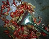Foto langkah ke 2 dari resep Tumis Daun Singkong Udang.